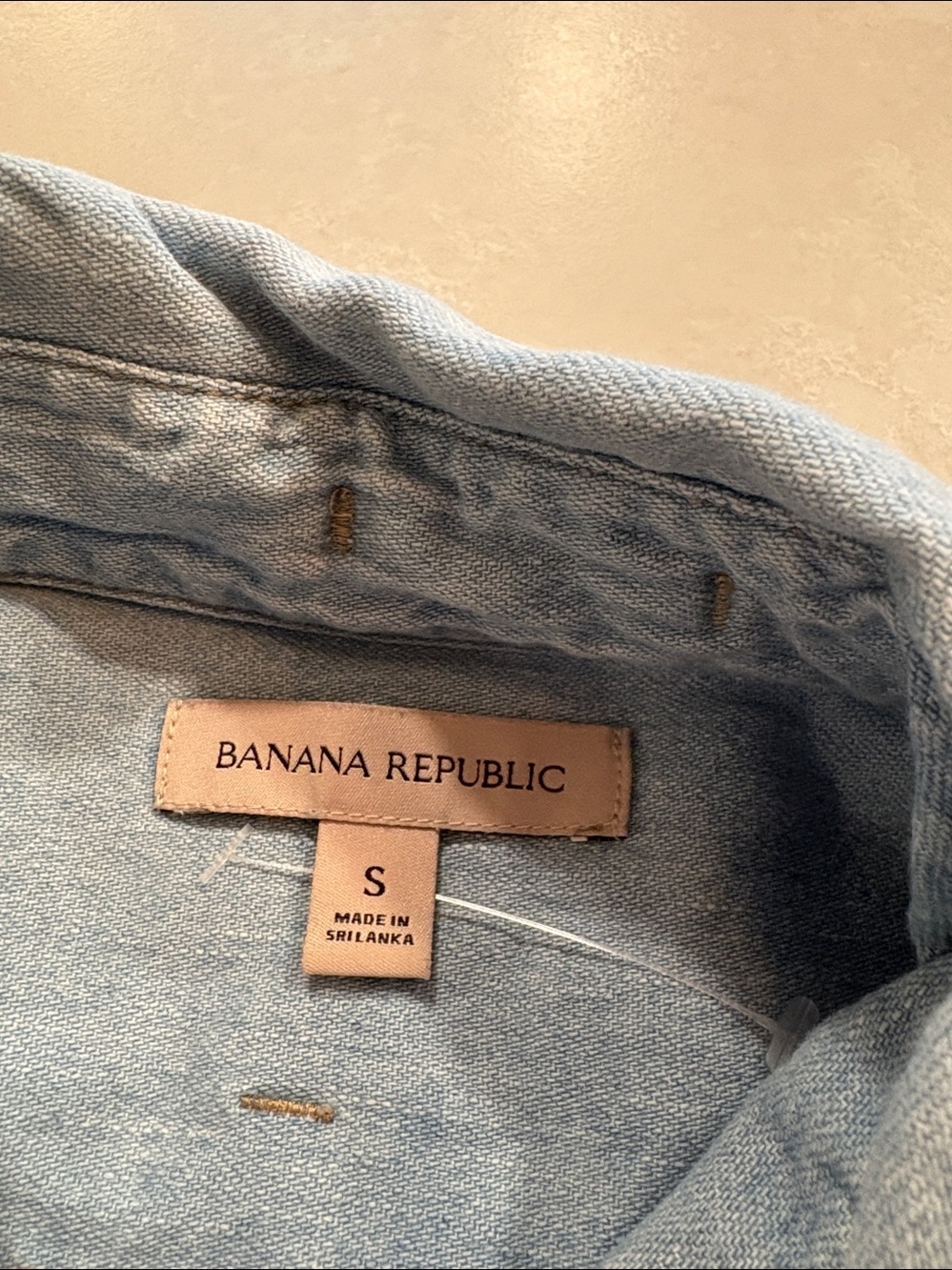 BR cropped denim shirt - Picture 8 of 8